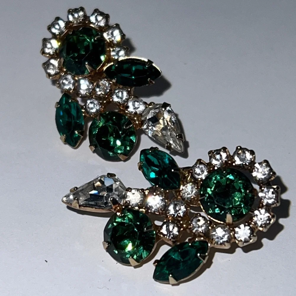 Hattie Carnegie this stunning